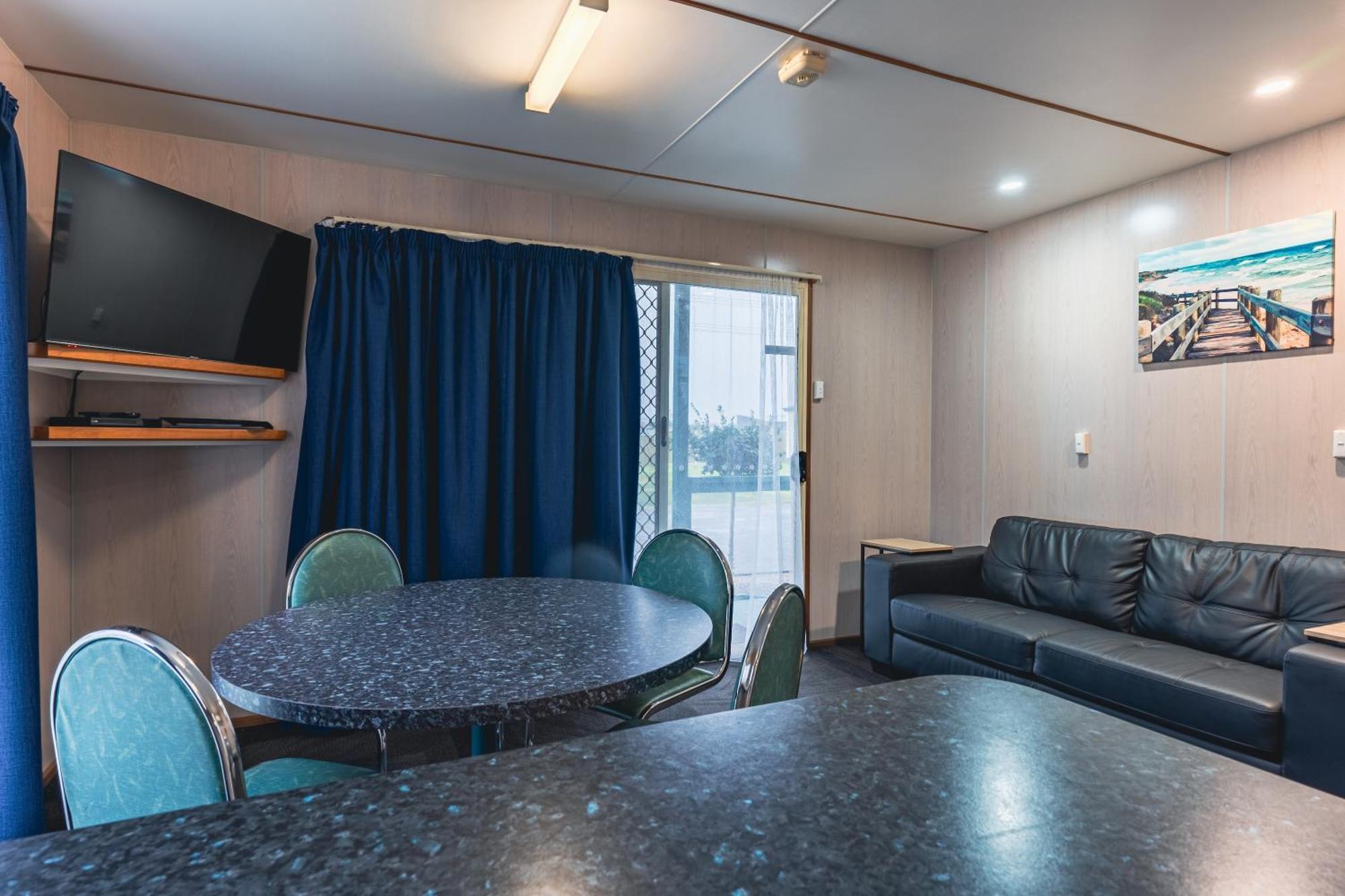 Big4 Tassie Getaway Park Ulverstone Exterior photo