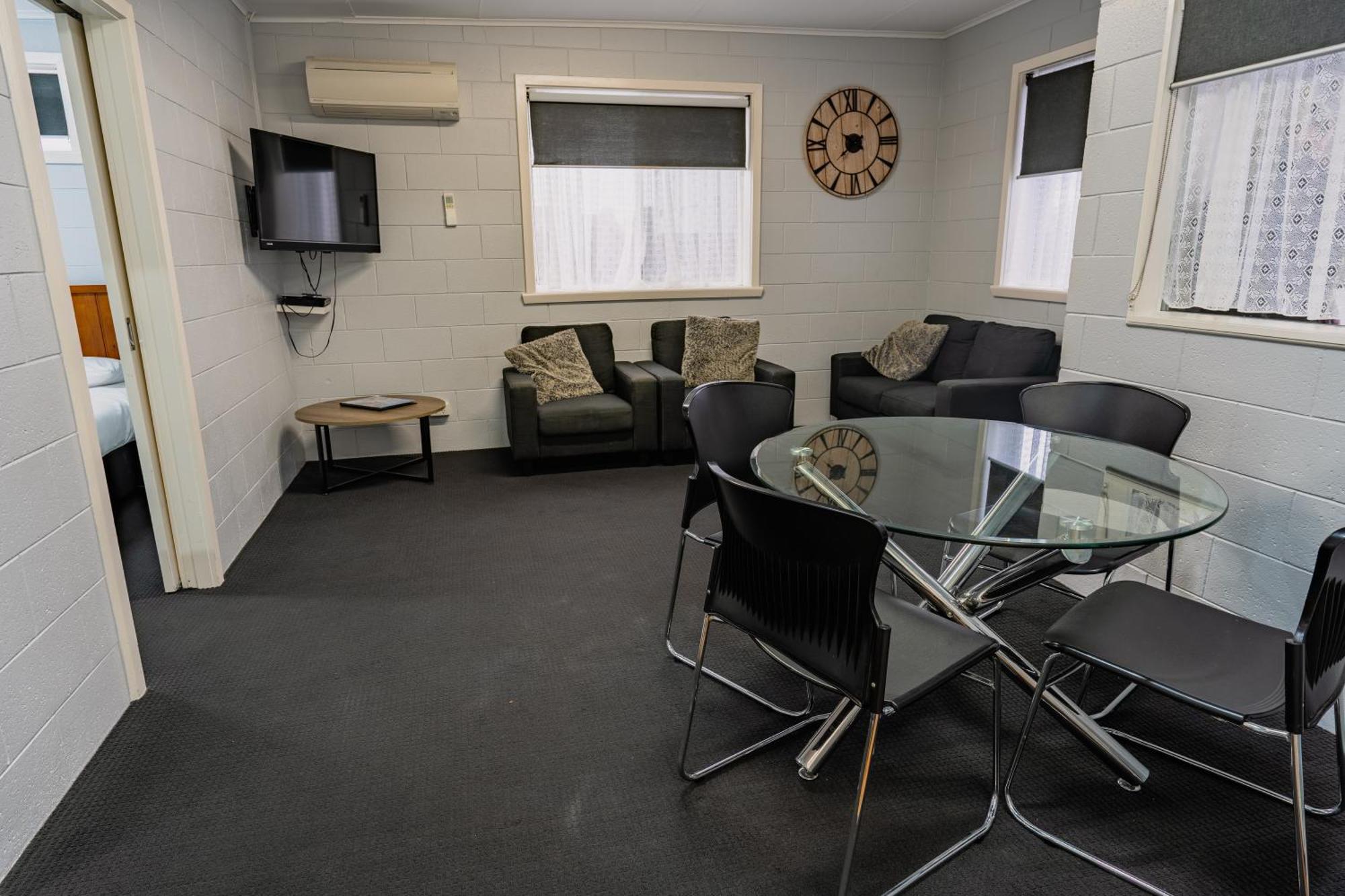 Big4 Tassie Getaway Park Ulverstone Exterior photo